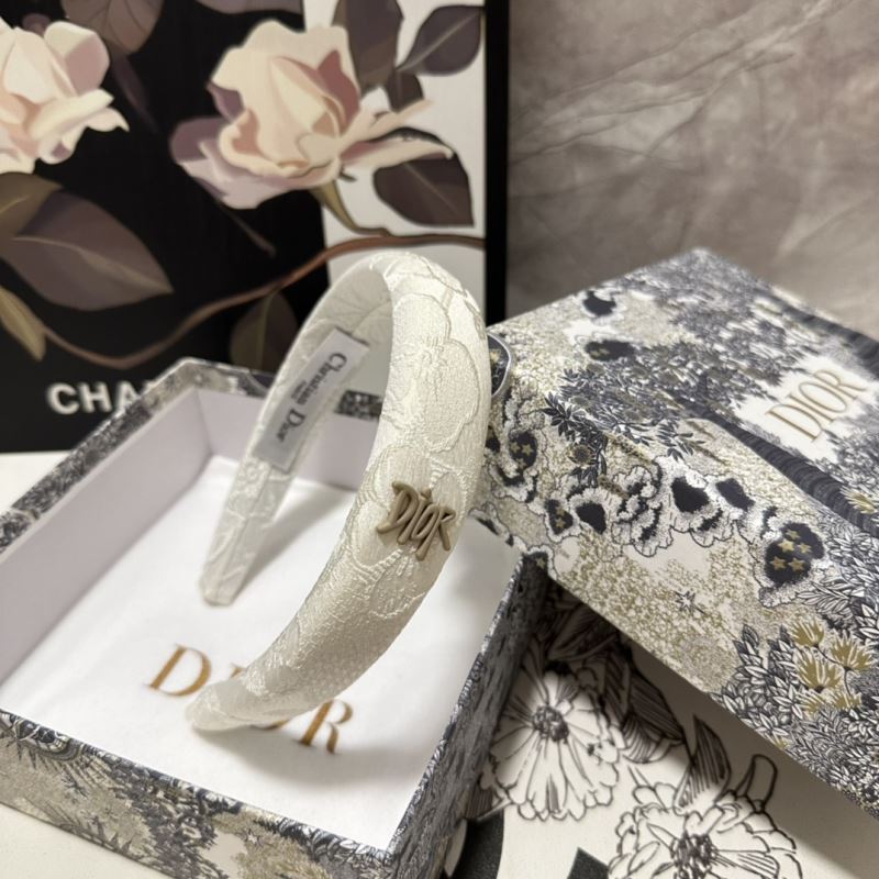 CHRISTIAN DIOR